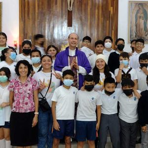 colegios-mano-amiga-alumnos-de-secundaria-y-bachillerato-de-mano-amiga-cancun-participan-en-retiros-de-formacion-catolica-